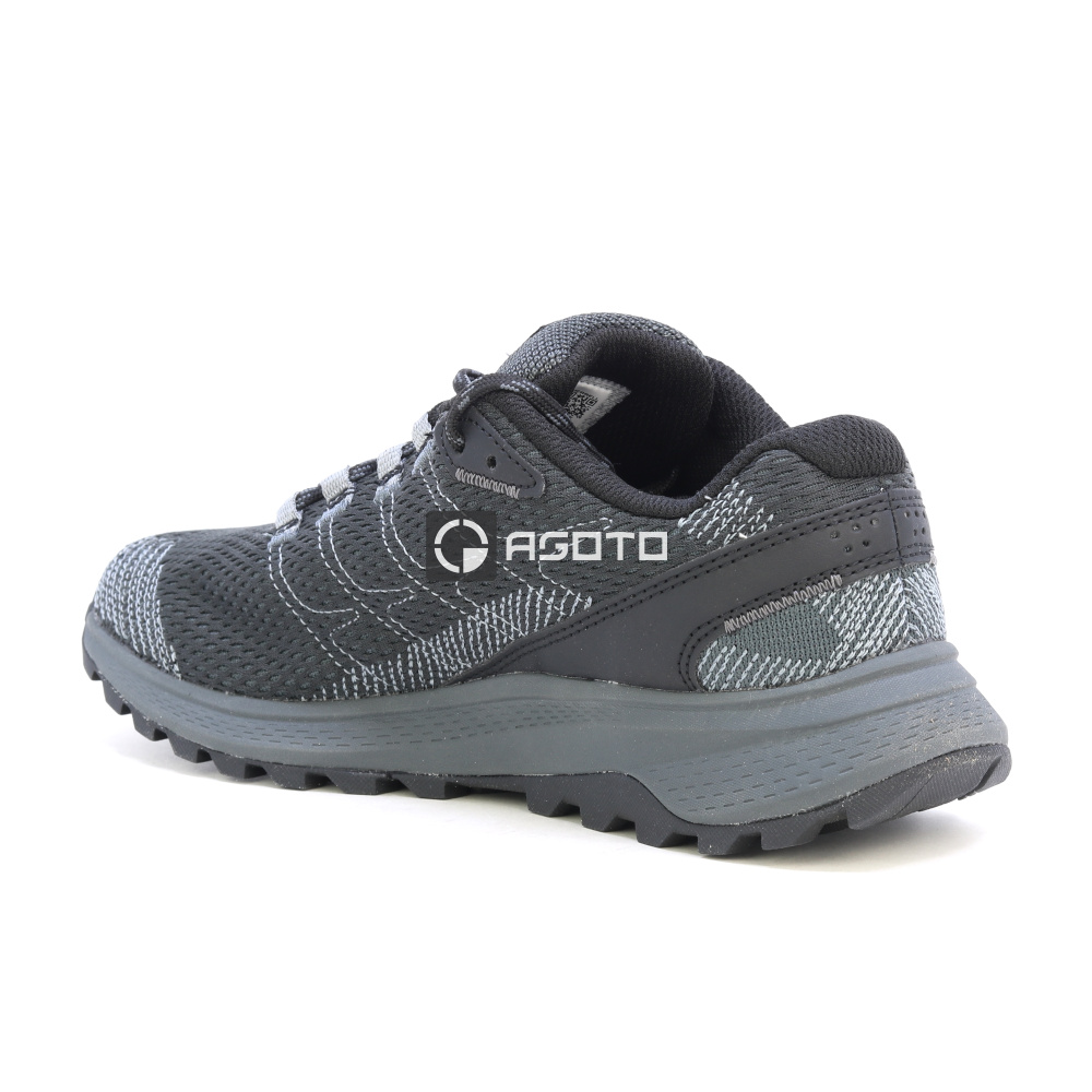 detail MERRELL FLY STRIKE černá pánská prodyšná outdoor obuv