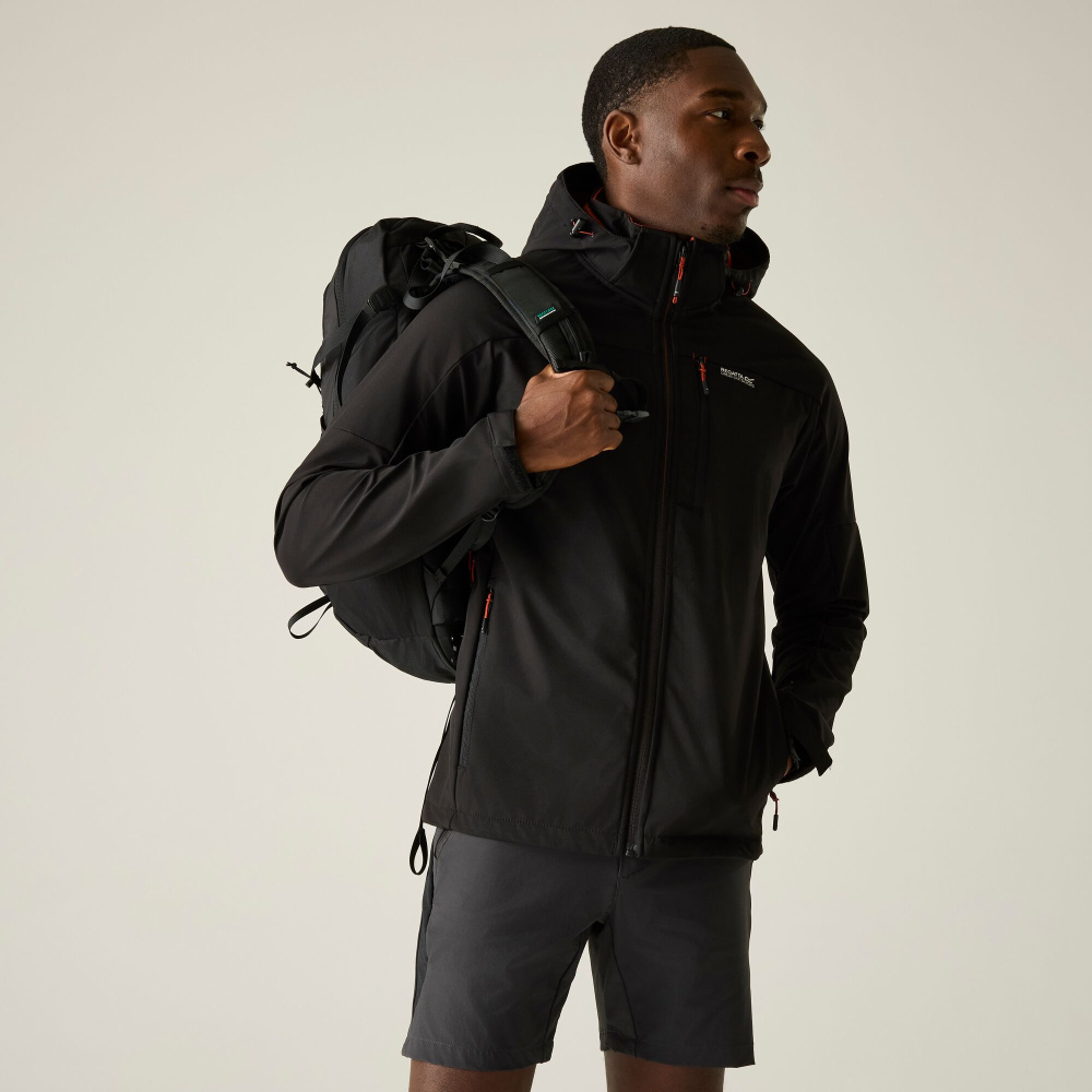 detail REGATTA Arana černá páská softshell outdoor bunda, vodní sloupec 15 000 mm