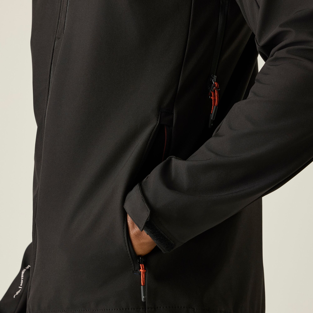 detail REGATTA Arana černá páská softshell outdoor bunda, vodní sloupec 15 000 mm