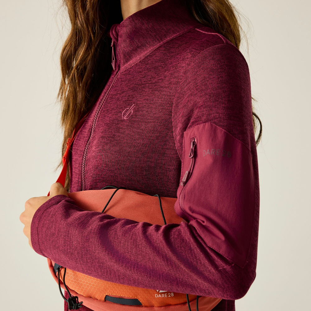 detail DARE2B Torrek II vínová dámská outdoor mikina pohodlná a funkční