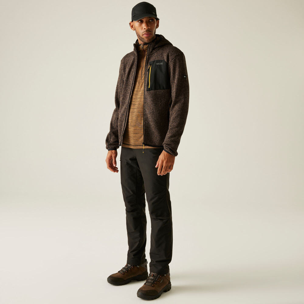 detail REGATTA Newhill hnědá pánská outdoor mikina s kapucí funkční a pohodlná