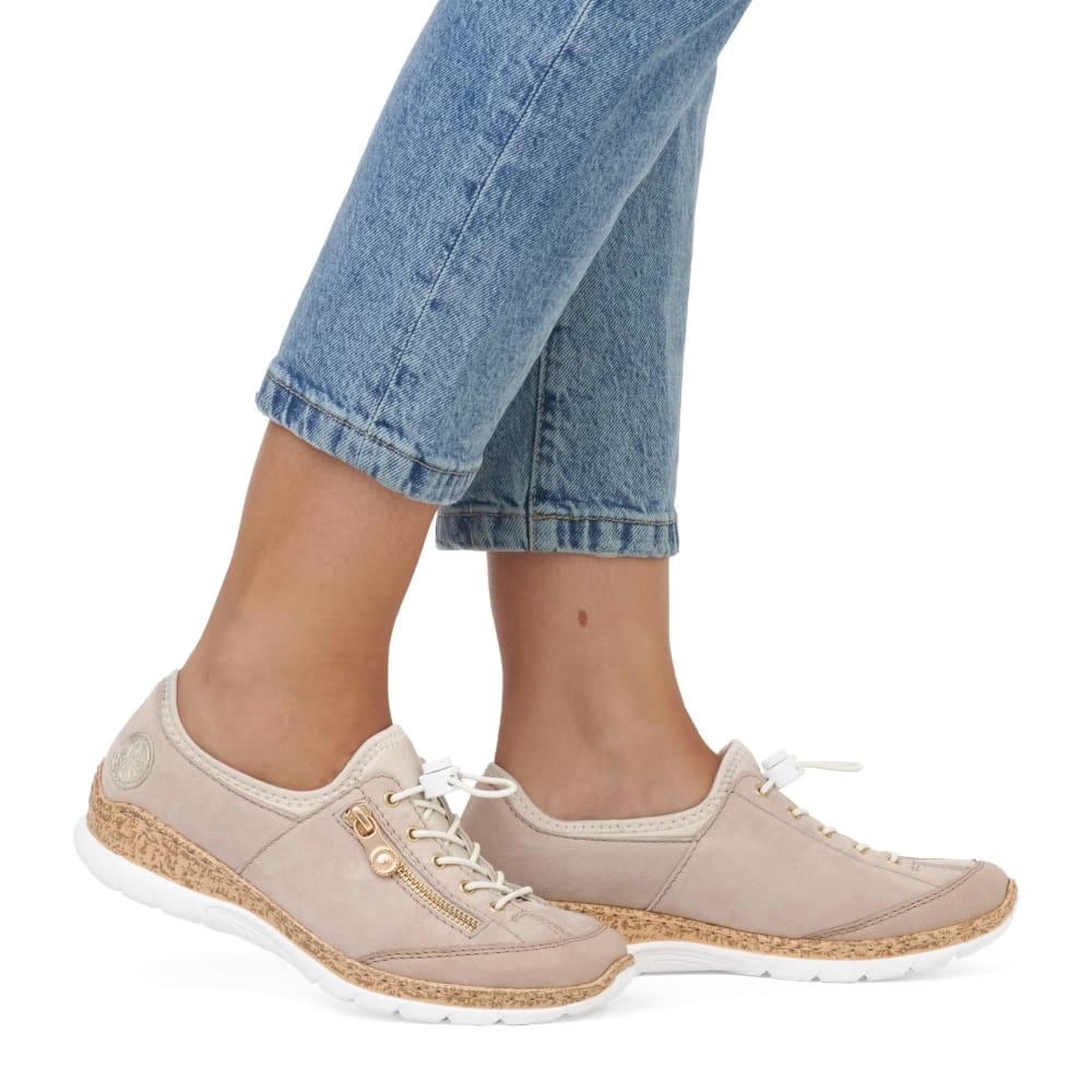 detail RIEKER N42F1-60 béžové dámské kožené tenisky