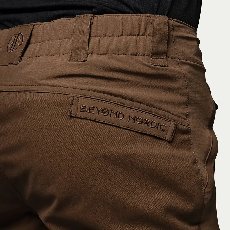 detail Beyond Nordic hnědé pánské outdoor kalhoty Teflon EcoElite® RECCO