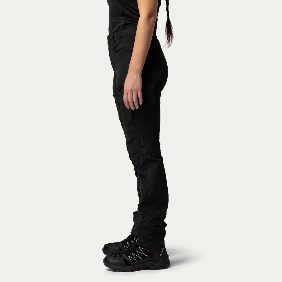 detail Beyond Nordic Sweden dámské černé outdoor kalhoty stretch pohodlné voděodpudivé