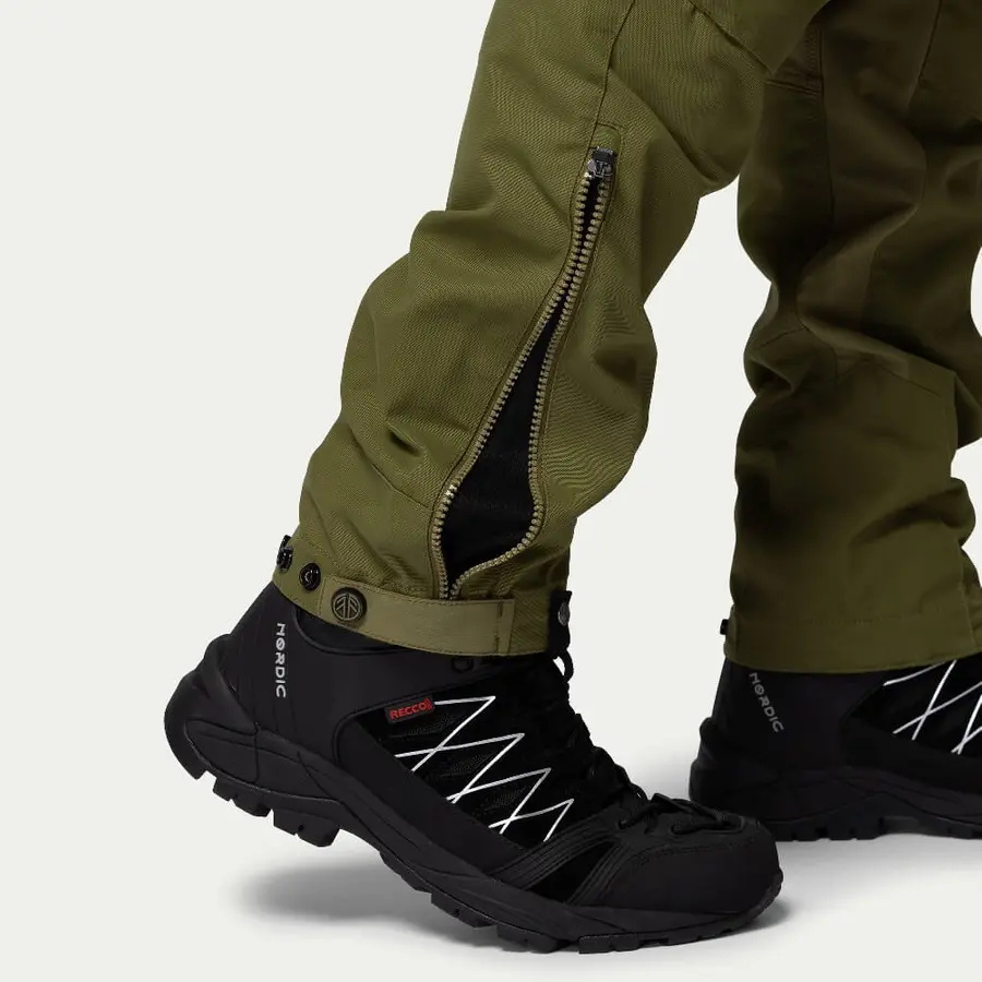 detail Beyond Nordic Sweden pánské zelené outdoor kalhoty stretch pohodlné voděodpudivé