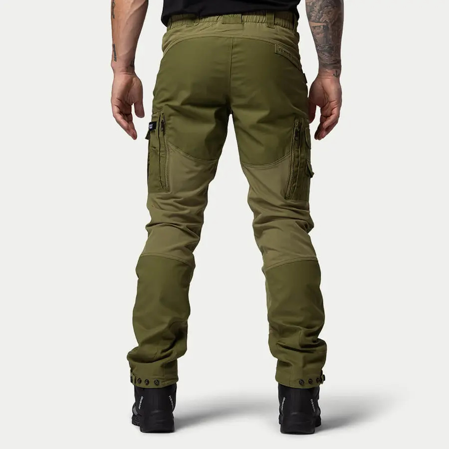 detail Beyond Nordic Sweden pánské zelené outdoor kalhoty stretch pohodlné voděodpudivé