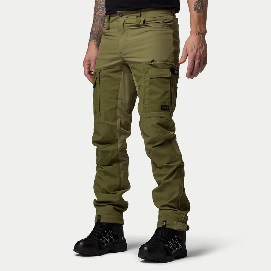 detail Beyond Nordic Sweden pánské zelené outdoor kalhoty stretch pohodlné voděodpudivé