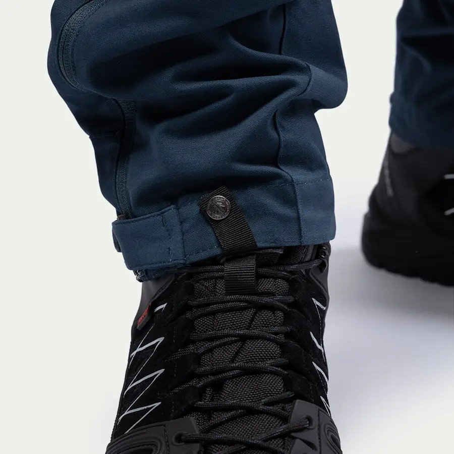 detail Beyond Nordic Sweden Zip-Off modré pánské outdoor kalhoty 2v1