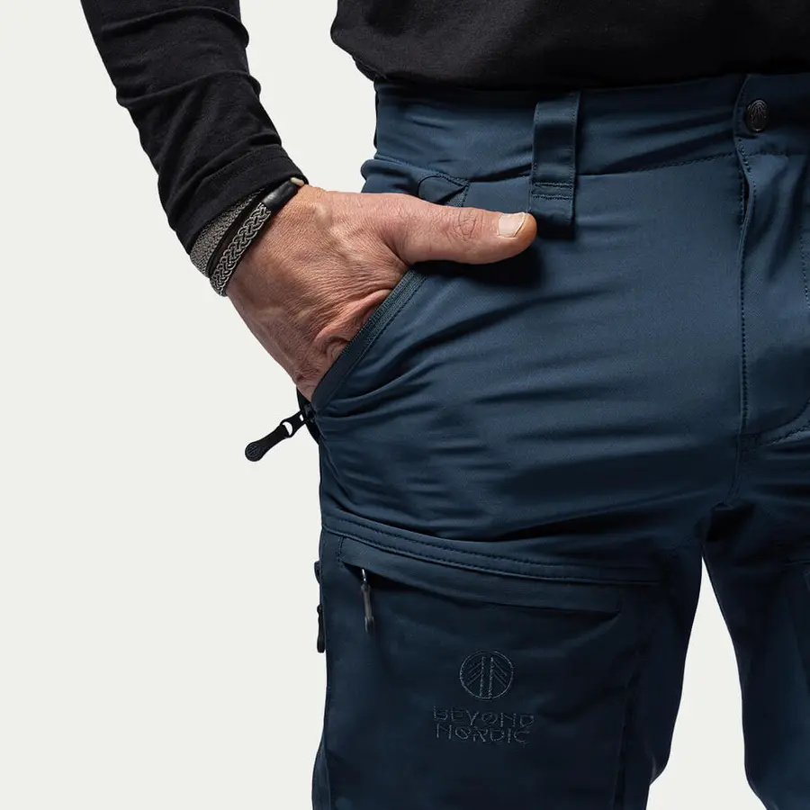 detail Beyond Nordic Sweden Zip-Off modré pánské outdoor kalhoty 2v1