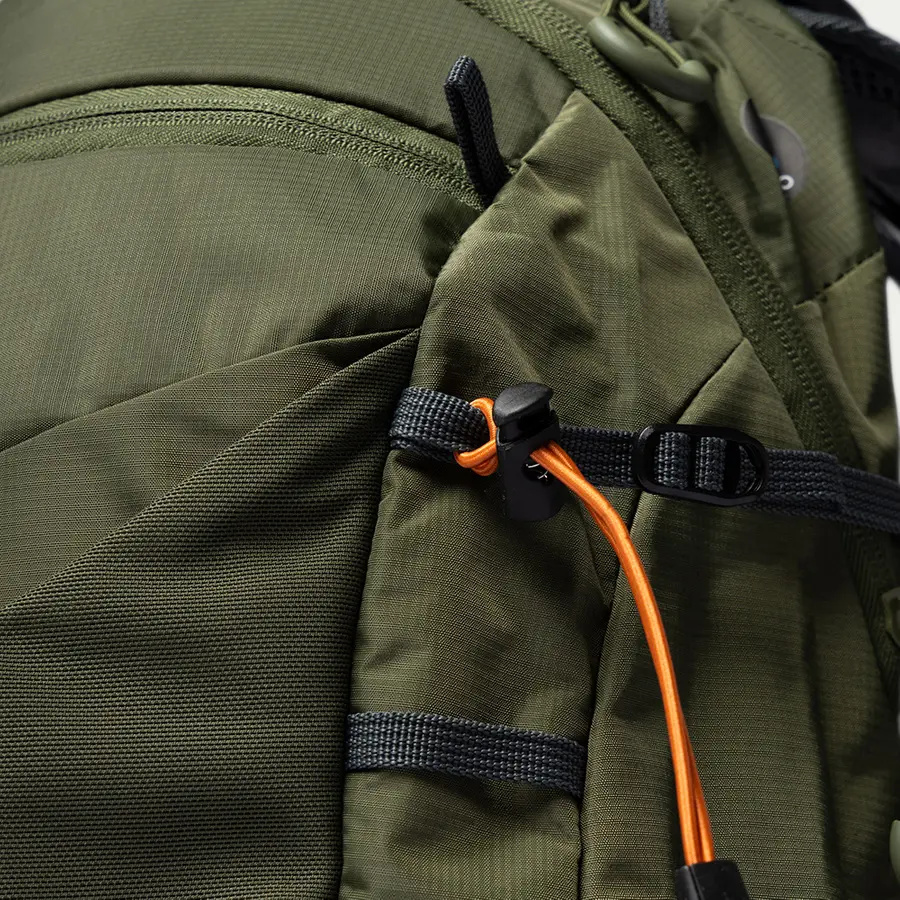 detail Beyond Nordic Sweden BN503 olivový pánský outdoor batoh 20L