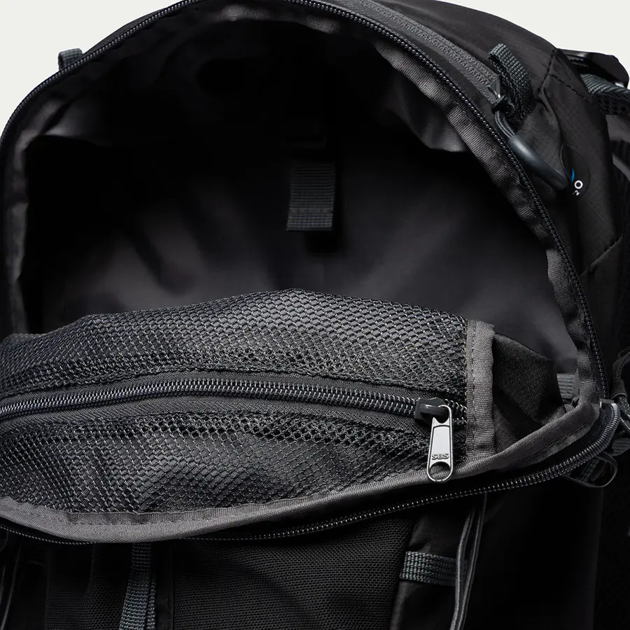 detail Beyond Nordic Sweden BN503 černý pánský outdoor batoh 20L