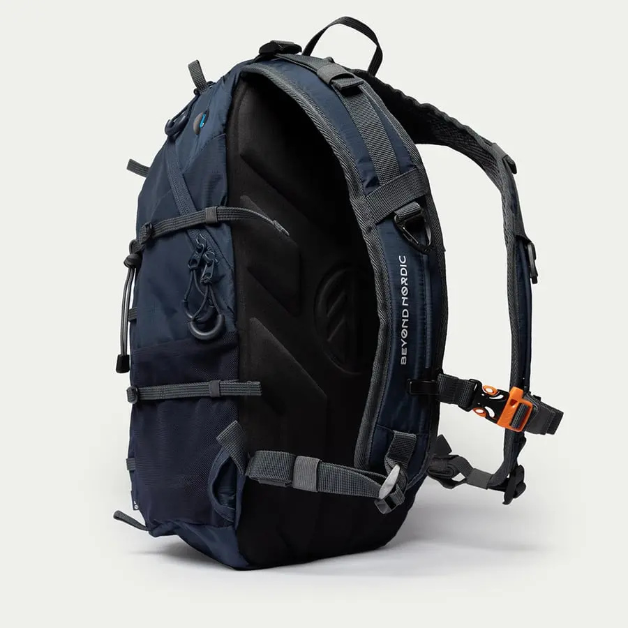 detail Beyond Nordic Sweden BN503 modrý pánský outdoor batoh 20L