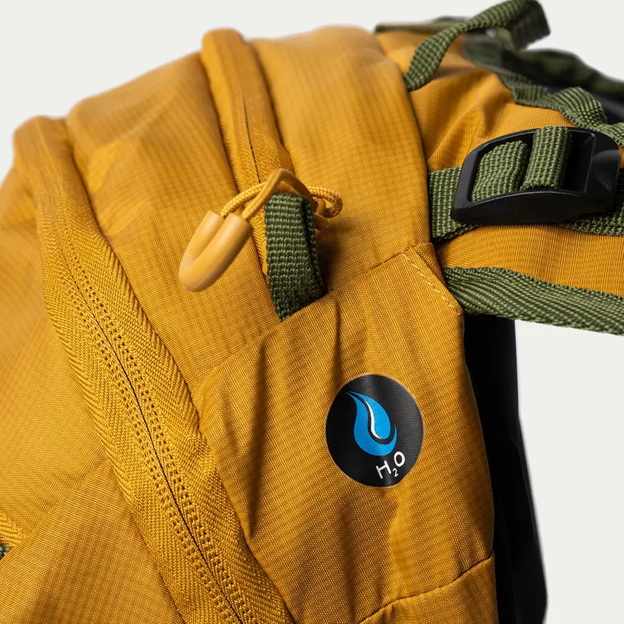 detail Beyond Nordic Sweden BN503 žlutý pánský outdoor batoh 20L